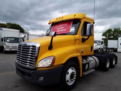 Freightliner Cascadia 125 Day Cab Truck - 455HP, 10 Speed Automatic