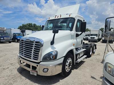 Freightliner Cascadia 125 Day Cab Truck - 400HP, 10 Speed Automatic