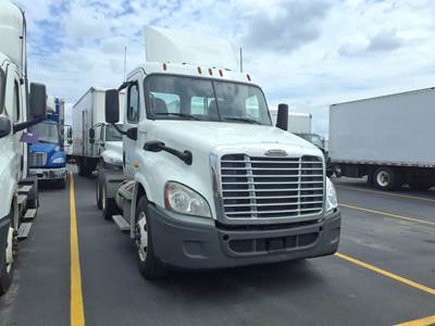 Freightliner Cascadia 125 Day Cab Truck - 450HP, 12 Speed Automatic