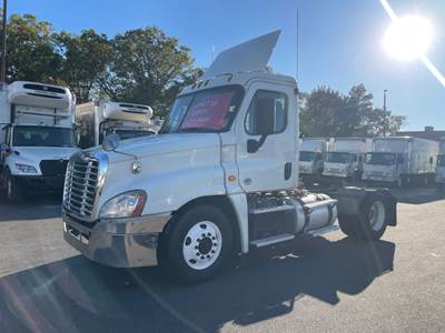 Freightliner Cascadia 125 Single Axle Day Cab Truck - 410HP, 13 Speed Automatic