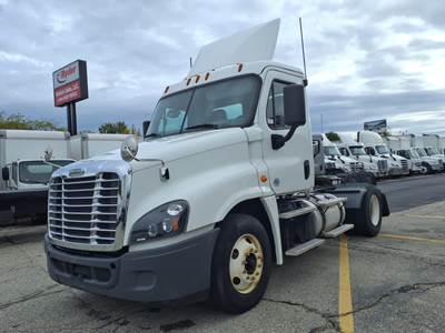 Freightliner Cascadia 125 Single Axle Day Cab Truck - 410HP, 10 Speed Automatic