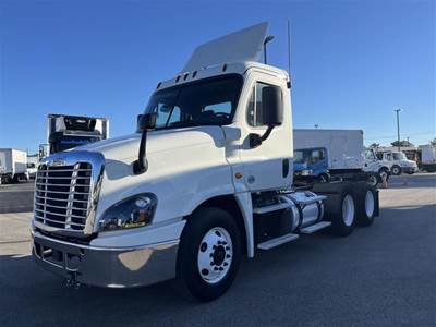 Freightliner Cascadia 125 Day Cab Truck - 12 Speed Automatic