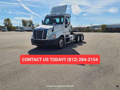 Freightliner Cascadia 125 Day Cab Truck - 410HP, 12 Speed Automatic