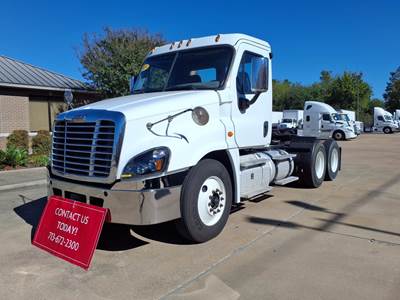 Freightliner Cascadia 125 Day Cab Truck - 450HP, 10 Speed Manual