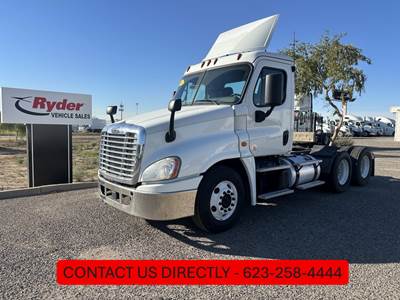 Freightliner Cascadia 125 Day Cab Truck - 450HP, 12 Speed Automatic