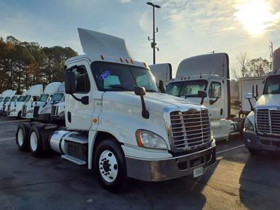 Freightliner Cascadia 125 Day Cab Truck - 450HP, 10 Speed Manual