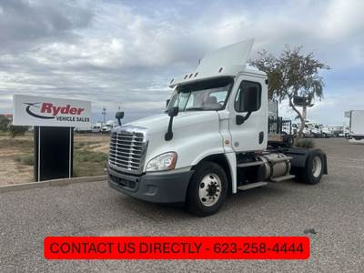 Freightliner Cascadia 125 Single Axle Day Cab Truck - 455HP, 10 Speed Manual