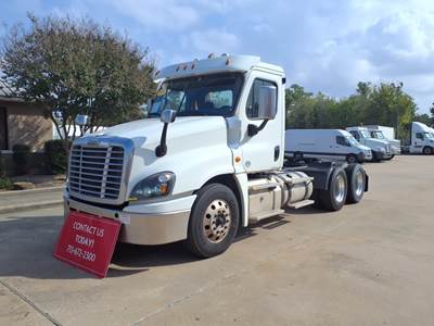 Freightliner Cascadia 125 Day Cab Truck - 455HP, 13 Speed Automatic