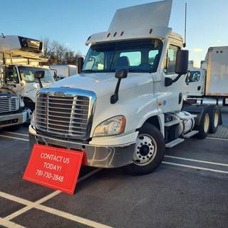 Freightliner Cascadia 125 Day Cab Truck - 450HP, 10 Speed Manual