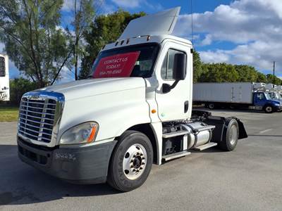 Freightliner Cascadia 125 Single Axle Day Cab Truck - 450HP, 10 Speed Manual