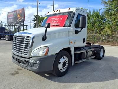 Freightliner Cascadia 125 Single Axle Day Cab Truck - 410HP, 10 Speed Automatic