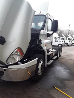 Freightliner Cascadia 125 Day Cab Truck - 450HP, 12 Speed Automatic