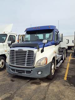 Freightliner Cascadia 125 Day Cab Truck - 450HP, 10 Speed Manual