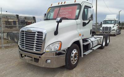 Freightliner Cascadia 125 Day Cab Truck - 505HP, 10 Speed Manual