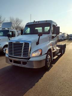 Freightliner Cascadia 125 Day Cab Truck - 410HP, 12 Speed Automatic