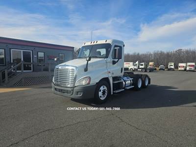 Freightliner Cascadia 125 Day Cab Truck - 450HP, 10 Speed Manual