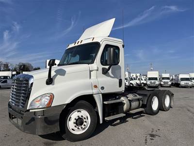 Freightliner Cascadia 125 Day Cab Truck - 450HP, 10 Speed Manual
