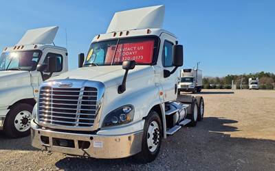 Freightliner Cascadia 125 Day Cab Truck - 475HP, 12 Speed Automatic