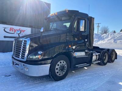 Freightliner Cascadia 125 Day Cab Truck - 450HP, 10 Speed Manual