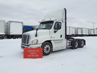 Freightliner Cascadia 125 Day Cab Truck - 400HP, 10 Speed Manual