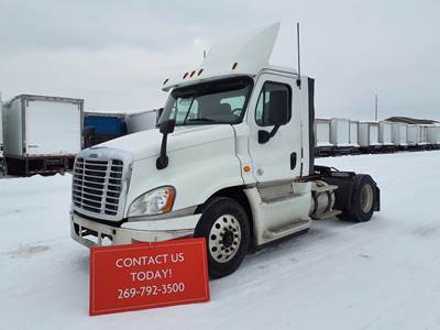 Freightliner Cascadia 125 Single Axle Day Cab Truck - 410HP, 10 Speed Manual