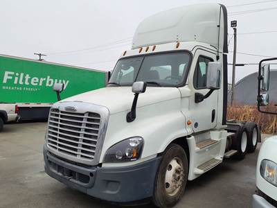 Freightliner Cascadia 125 Day Cab Truck - 400HP, 10 Speed Automatic