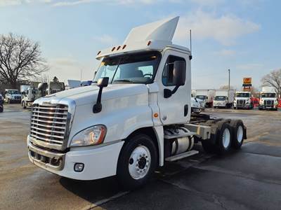 Freightliner Cascadia 125 Day Cab Truck - 450HP, 10 Speed Automatic
