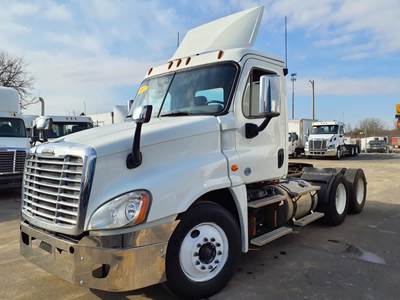 Freightliner Cascadia 125 Day Cab Truck - 450HP, 10 Speed Manual