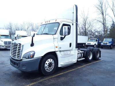 Freightliner Cascadia 125 Day Cab Truck - 400HP, 10 Speed Automatic