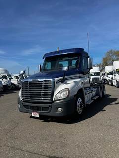 Freightliner Cascadia 125 Day Cab Truck - 450HP, 10 Speed Manual