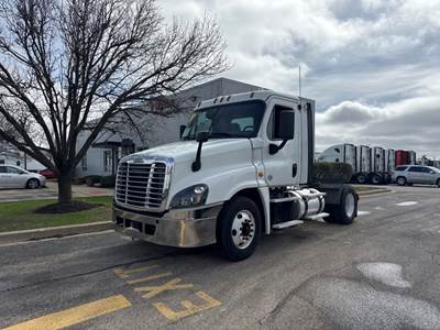 Freightliner Cascadia 125 Single Axle Day Cab Truck - 410HP, 12 Speed Automatic