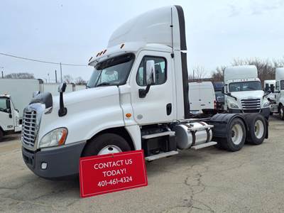 Freightliner Cascadia 125 Day Cab Truck - 450HP, 10 Speed Manual
