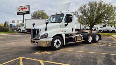 Freightliner Cascadia 125 Day Cab Truck - 455HP, 12 Speed Automatic