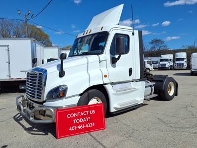 Freightliner Cascadia 125 Single Axle Day Cab Truck - 410HP, 10 Speed Manual