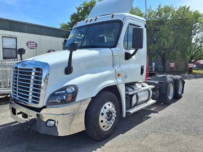 Freightliner Cascadia 125 Day Cab Truck - 400HP, 10 Speed Automatic