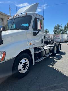 Freightliner Cascadia 125 Day Cab Truck - 450HP, 10 Speed Manual