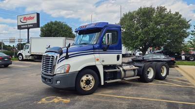 Freightliner Cascadia 125 Day Cab Truck - 450HP, 10 Speed Manual