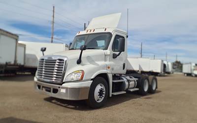 Freightliner Cascadia 125 Day Cab Truck - 450HP, 10 Speed Automatic