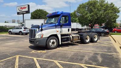 Freightliner Cascadia 125 Day Cab Truck - 450HP, 10 Speed Manual