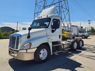 Freightliner Cascadia 125 Day Cab Truck - 450HP, 10 Speed Manual