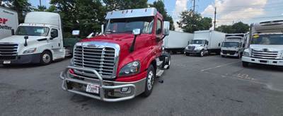 Freightliner Cascadia 125 Single Axle Day Cab Truck - 455HP, 12 Speed Automatic