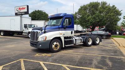 Freightliner Cascadia 125 Day Cab Truck - 450HP, 10 Speed Manual