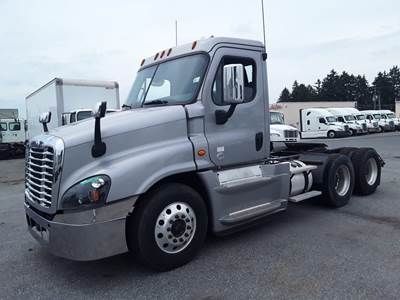 Freightliner Cascadia 125 Day Cab Truck - 400HP, 10 Speed Manual