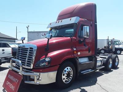 Freightliner Cascadia 125 Day Cab Truck - 455HP, 12 Speed Automatic