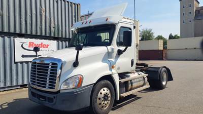 Freightliner Cascadia 125 Single Axle Day Cab Truck - 410HP, 10 Speed Manual