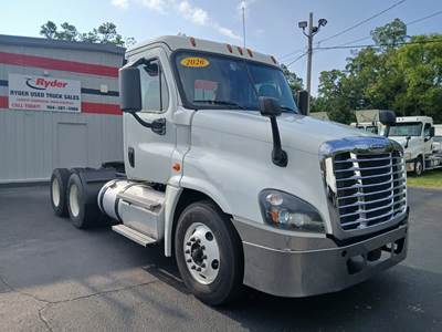 Freightliner Cascadia 125 Day Cab Truck - 450HP, 10 Speed Automatic