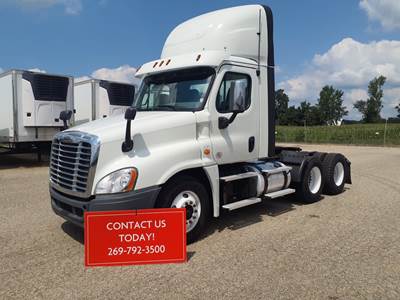 Freightliner Cascadia 125 Day Cab Truck - 450HP, 10 Speed Automatic