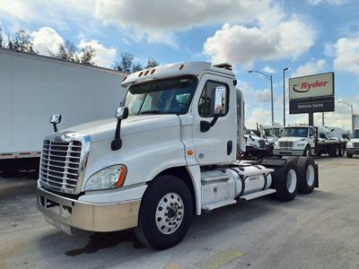 Freightliner Cascadia 125 Day Cab Truck - 450HP, 10 Speed Automatic