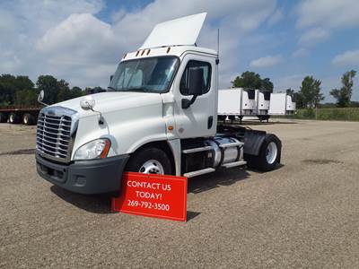 Freightliner Cascadia 125 Single Axle Day Cab Truck - 410HP, 13 Speed Automatic