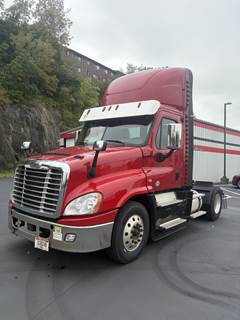 Freightliner Cascadia 125 Single Axle Day Cab Truck - 455HP, 12 Speed Automatic